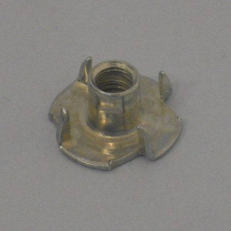 Dado Profondo Connettore M4 Acciaio Zincato BZP 4mm Passo M3 Lunghezza 18mm