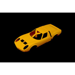 Lamborghini Miura 1/24 con Colla e Colori