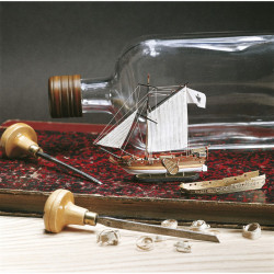 Golden Yacht 1/300 in bottiglia