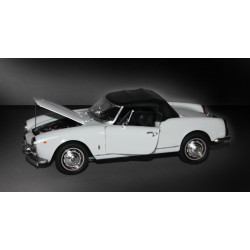 Alfa Romeo Giulietta Spider 1300 1/24